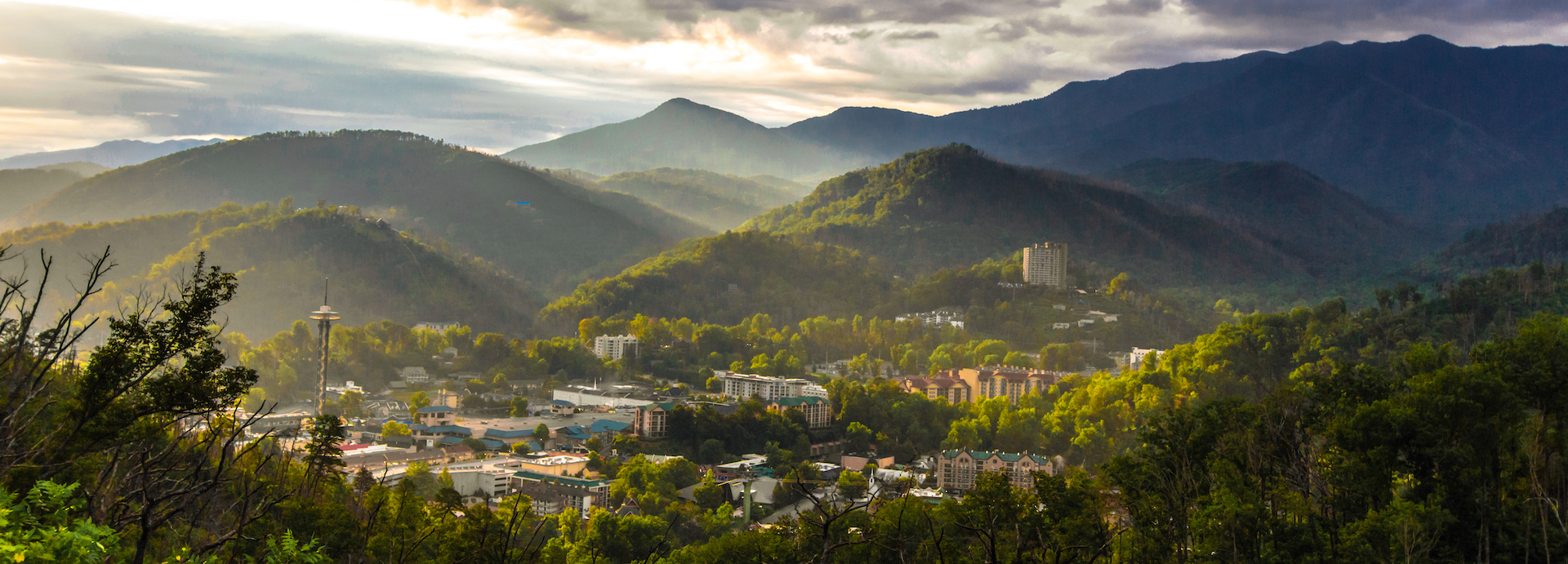 Great Smoky Mountain Sunrise Over The City Of Gatlinburg Tennessee
